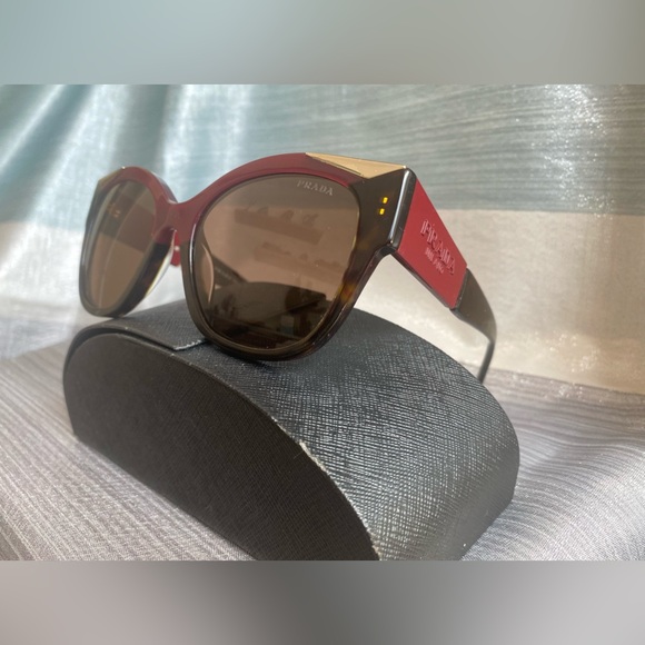 Prada Womens Sunglasses - Picture 2 of 9